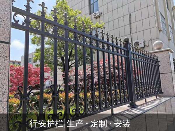 武汉锌钢护栏_阳台护栏不锈钢本地工厂