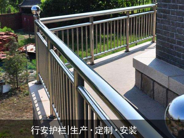丽江不锈钢栏杆_铁艺栏杆样式推荐工厂