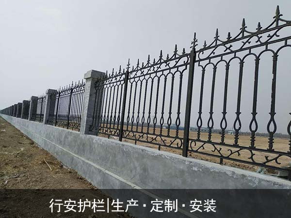 哈尔滨锌钢护栏_美式铁艺护栏免费看现场