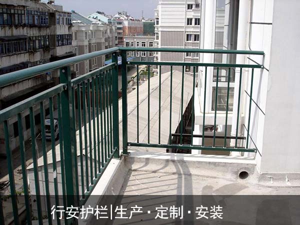 荆州铁艺护栏_不锈钢复合栏杆活动价格