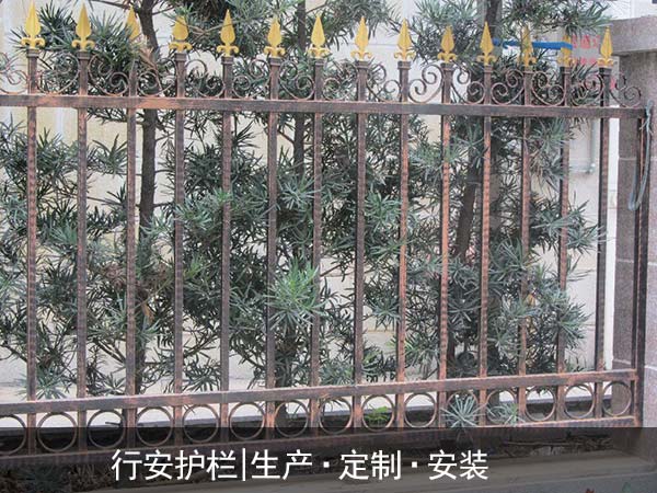 天津铁艺护栏_不锈钢栏杆灯库存充足